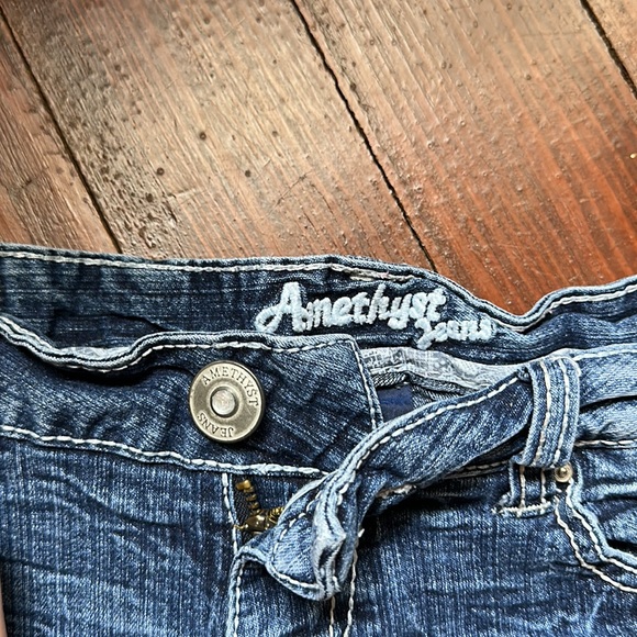 Amethyst Jean Shorts - Picture 3 of 8